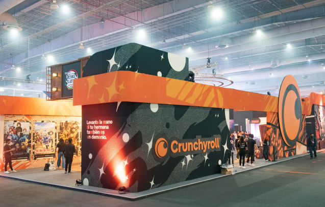 Booth de Crunchyroll durante la CCXP 2025 en Ciudad de México. Foto: Marcos Ferro / Crunchyroll