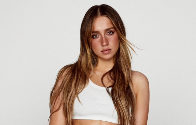 Tate_McRae_Press_Photo_Credit_Alvaro_Beamud_Cortes