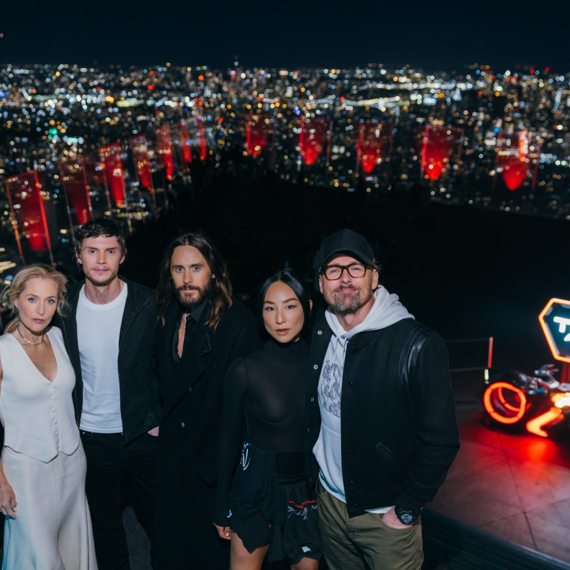 (L-R): Gillian Anderson, Evan Petters, Jared Leto, Greta Lee and Joachim Rønning   at The Edge NYC in New York City, New York on September 21, 2025.  Photo by Wes Ellis. © 2025 Wes Ellis. All Rights Reserved.