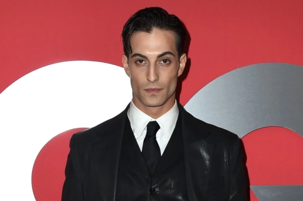 000KPKKMGKJ1G8TE-C322-F4