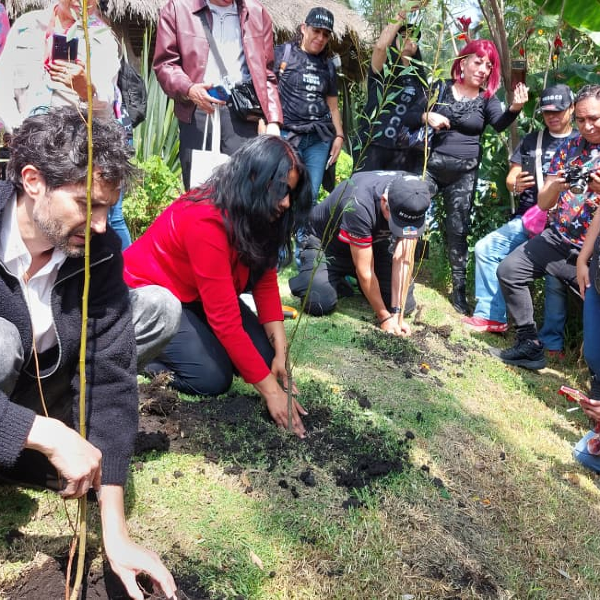 BENNY IBARRA XOCHIMILCO RECORRIDO FOTO1