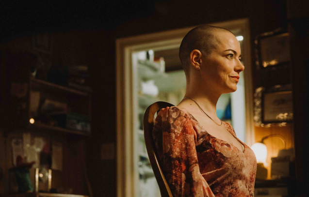 Emma Stone stars as Michelle in director Yorgos Lanthimos' BUGONIA, a Focus Features release.Credit: Atsushi Nishijima/Focus Features © 2025 All Rights Reserved.