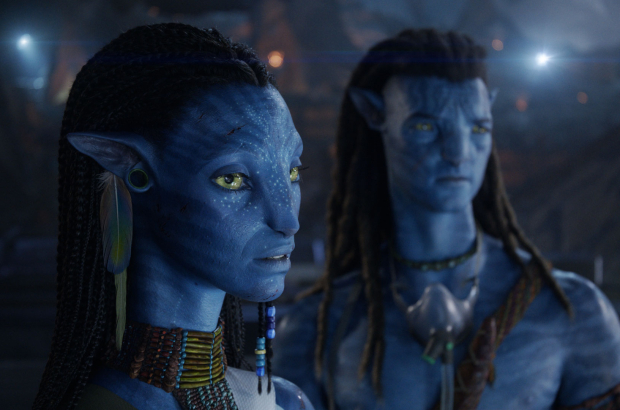 (L-R) Neytiri (Zoe Saldaña) and Jake Sully (Sam Worthington) in 20th Century Studios' AVATAR: FIRE AND ASH. Photo courtesy of 20th Century Studios. © 2025 20th Century Studios. All Rights Reserved.
