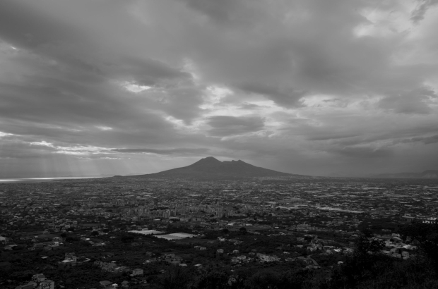 1-SOTTO LE NUVOLE_Â©GIANFRANCO_ROSI