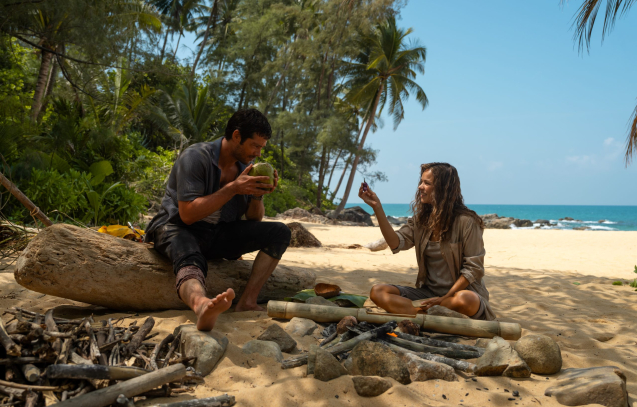 (L-R) Rachal McAdams as Linda Liddle and Dylan O'brien as Bradley Preston in 20th Century Studios' SEND HELP. Photo by Brook Rushton. © 2025 20th Century Studios. All Rights Reserved.