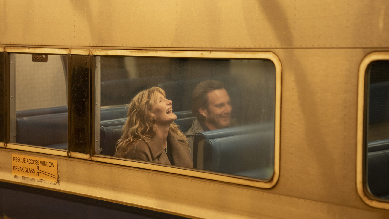 Laura Dern and Will Arnett in IS THIS THING ON? Photo by Searchlight Pictures/Jason McDonald, Courtesy of Searchlight Pictures. © 2025 Searchlight Pictures All Rights Reserved.