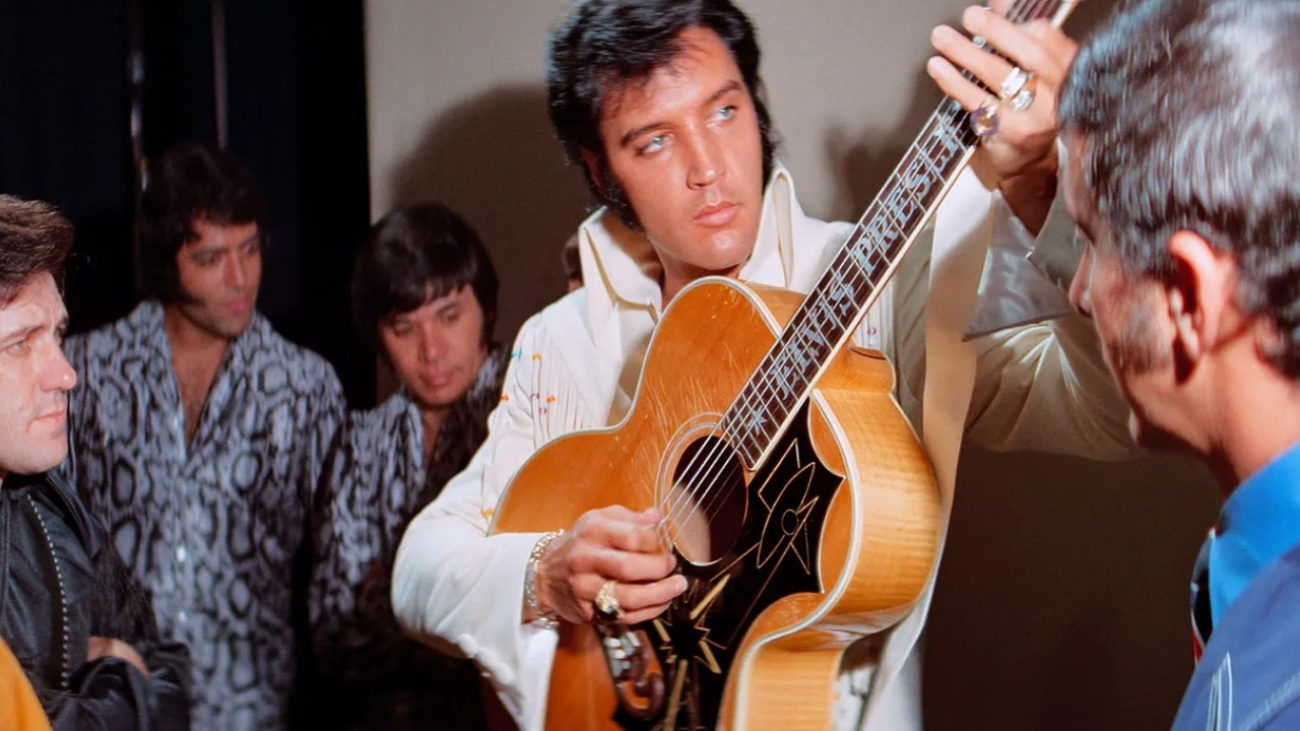 Critica-EPiC-Elvis-Presley-in-Concert