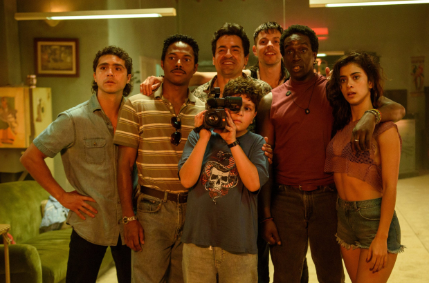 Dear Killer Nannies_ criado por sicarios - D+ - Julián Zuluaga (Rodri), Danharry Colorado (Tina, Rafael Zea (El Dorado), Miguel Ángel García (Juan Pablo Escobar), Andrés Delgado (Kiss), Julián Diaz (Lagaña) & Juan