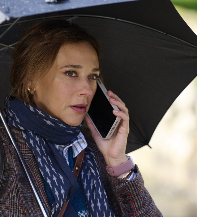 Rashida Jones in IN THE BLINK OF AN EYE. Photo by Searchlight Pictures/Kimberley French, Courtesy of Searchlight Pictures. © 2025 Searchlight Pictures. All Rights Reserved.