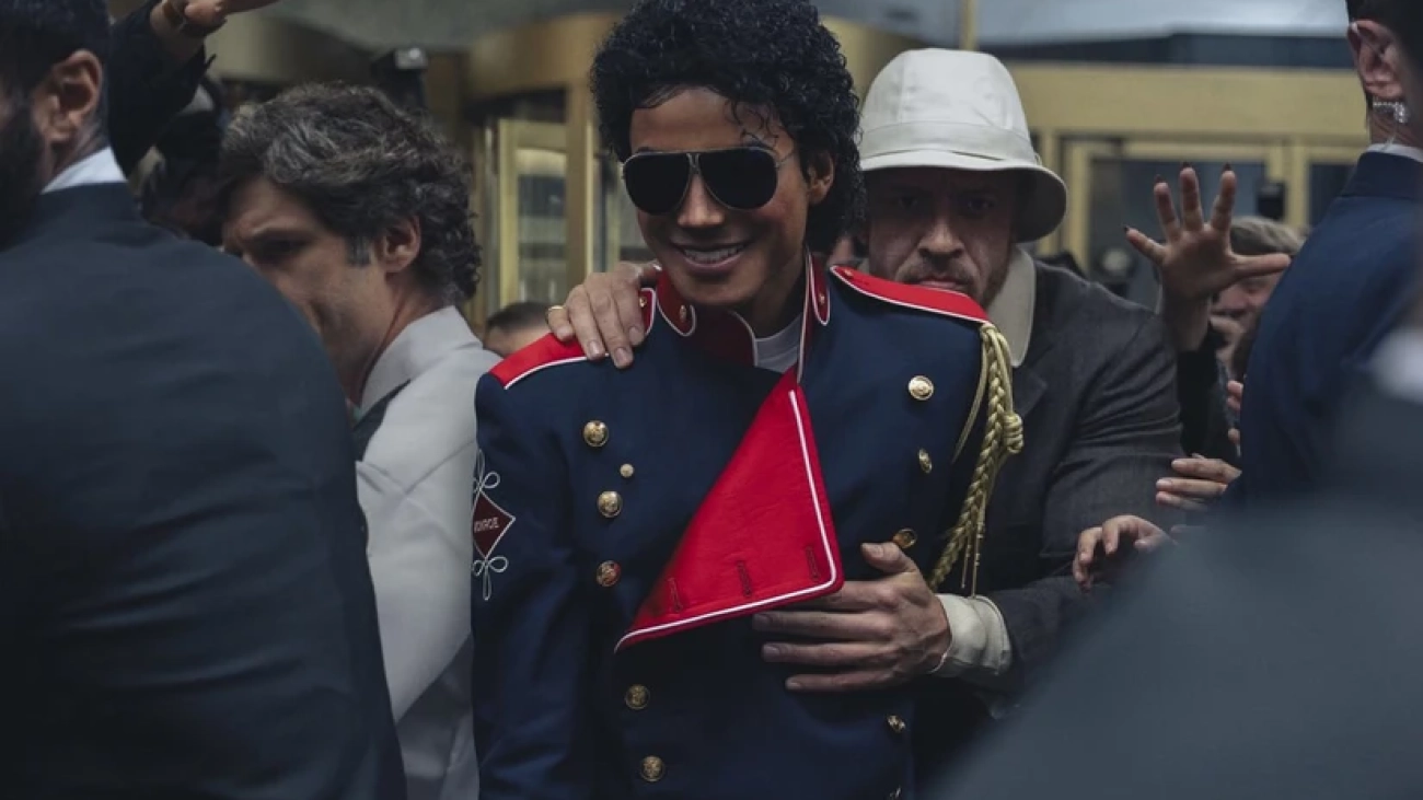 michael-jackson-be3ff2d9-focus-0-0-825-550